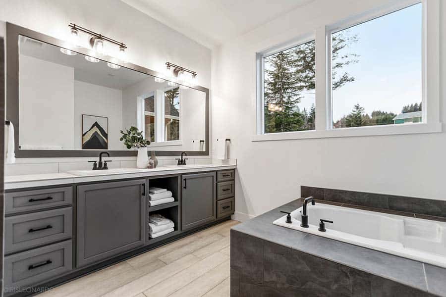 The Hart Custom Home Bathroom