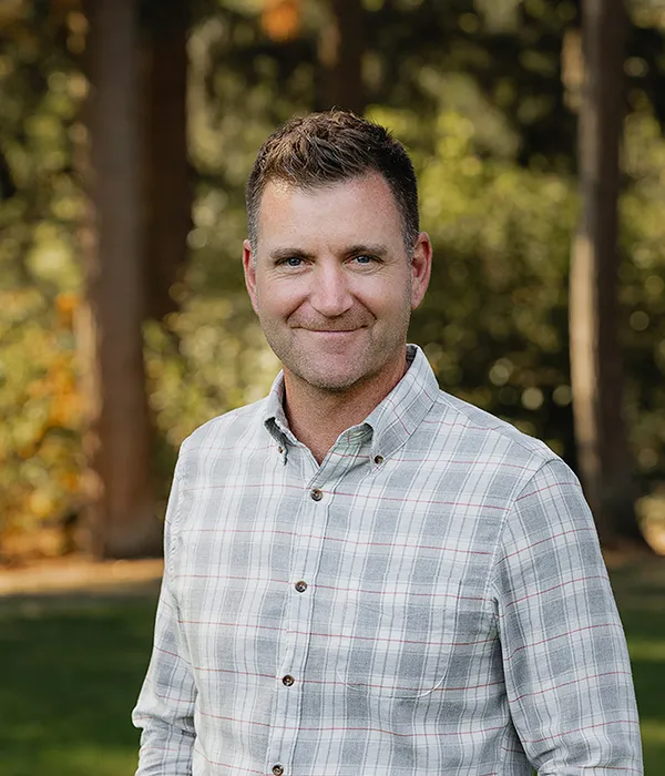 Portrait Photograph of Kelly Wynn, Sales Manager